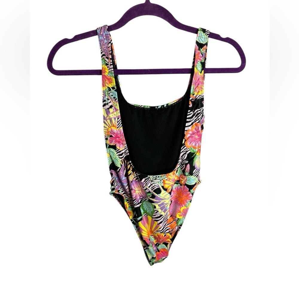 🔥 NWT Kenny Flowers Watercolors One Piece Swimsuit - SMALL - Picture 2 of 3
